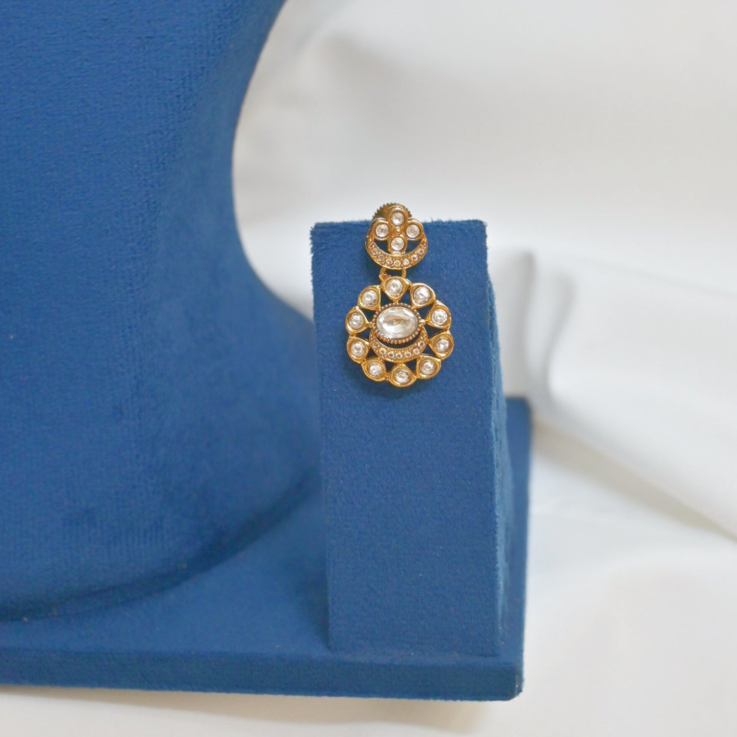 Aatika Polki Style Premium Sleek Neckset