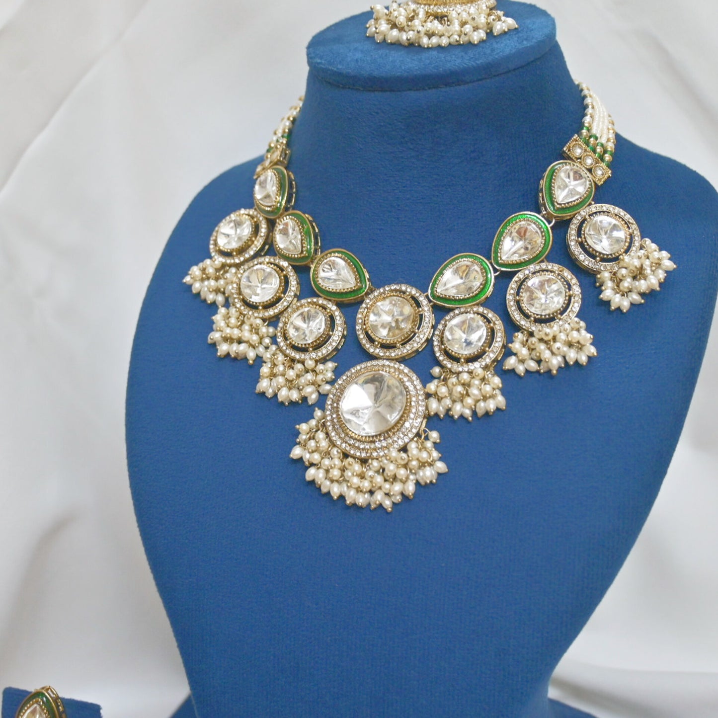 Viona Choker Necklace with Earrings Teeka