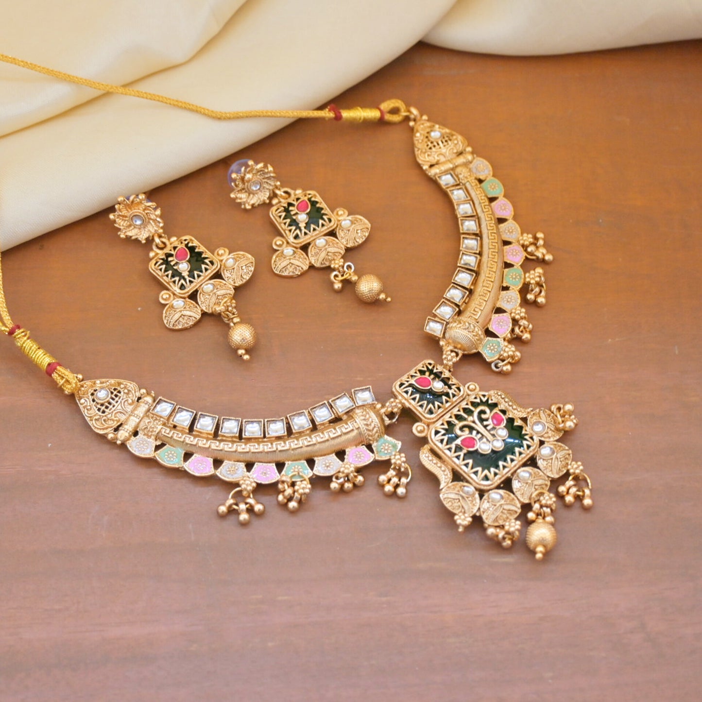 Dviti Heritage Rajwadi NeckSet