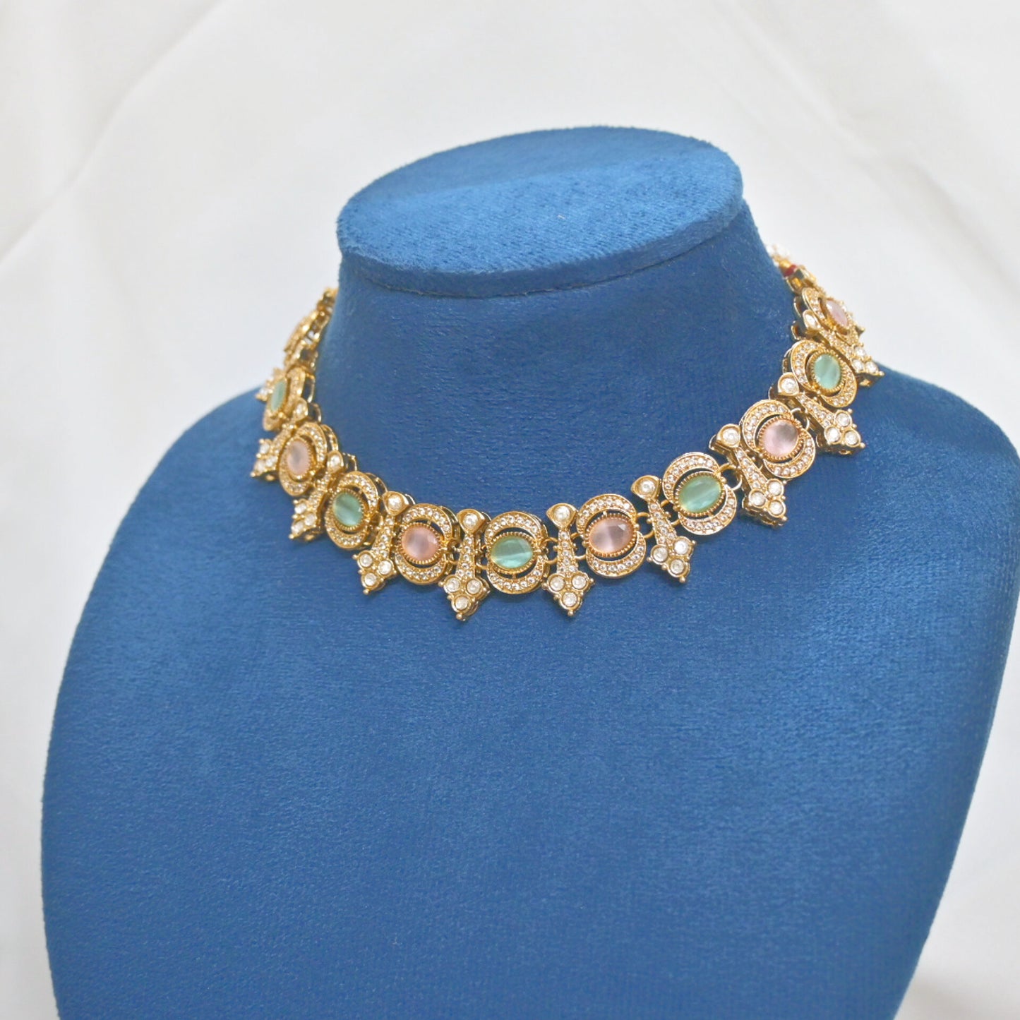Aatika Polki Style Premium Sleek Neckset
