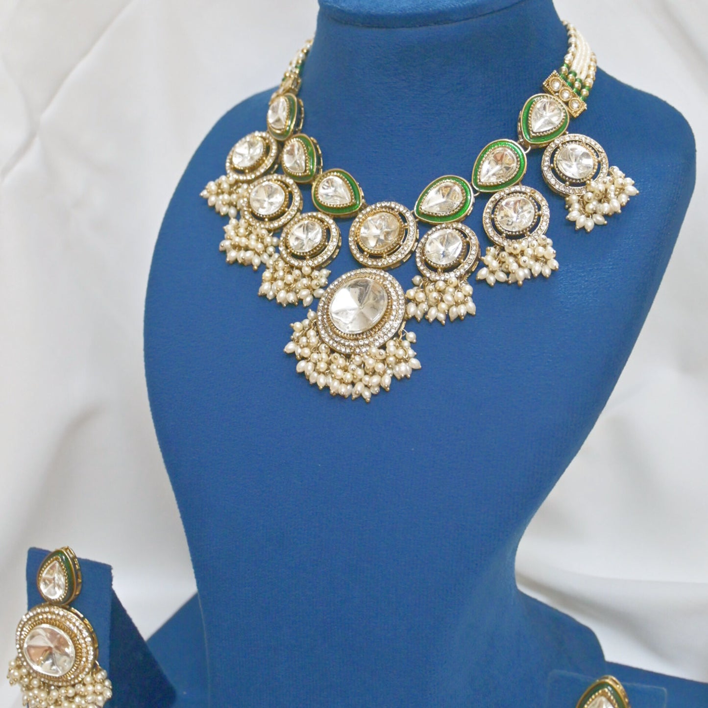 Viona Choker Necklace with Earrings Teeka