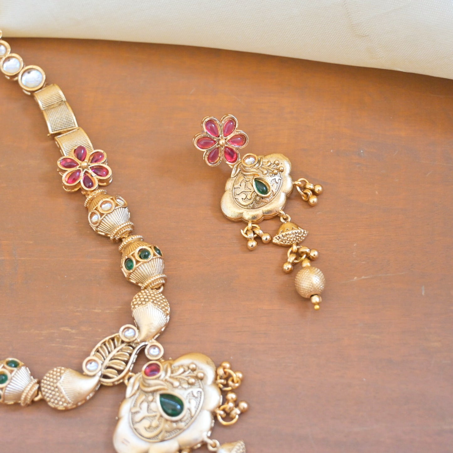 Kamya Copper Pendant Set