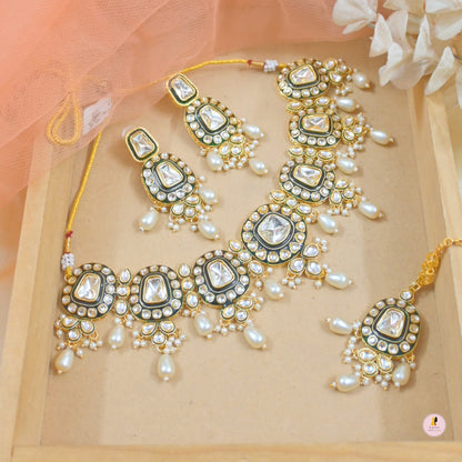 Yashvi Kundan Neckpiece