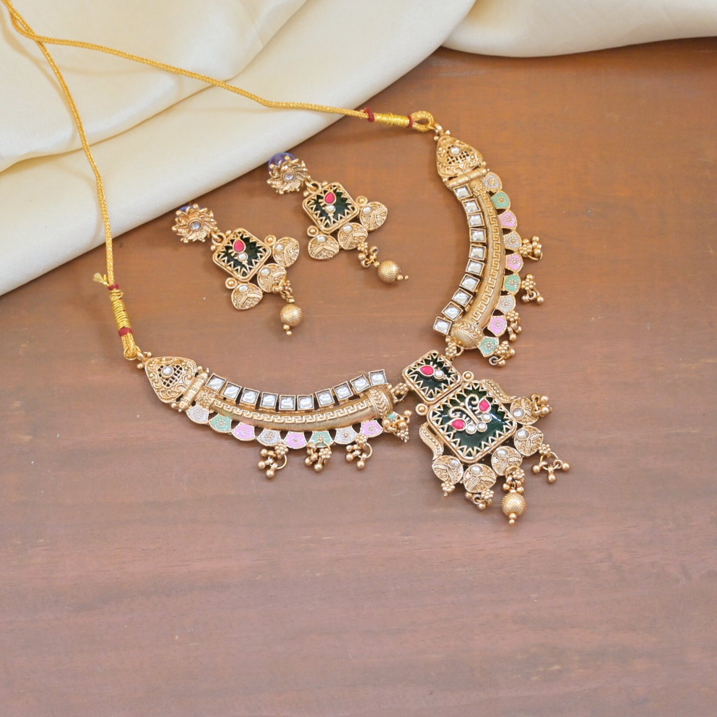 Dviti Heritage Rajwadi NeckSet