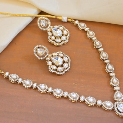 Tanishka Antique Pendant Set