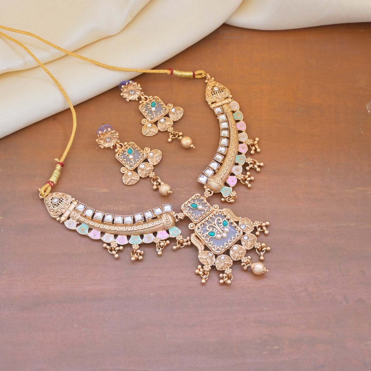 Dviti Heritage Rajwadi NeckSet