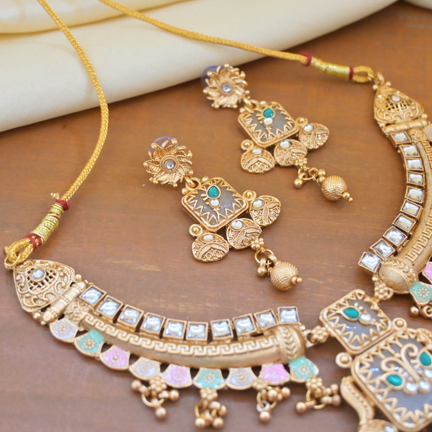 Dviti Heritage Rajwadi NeckSet