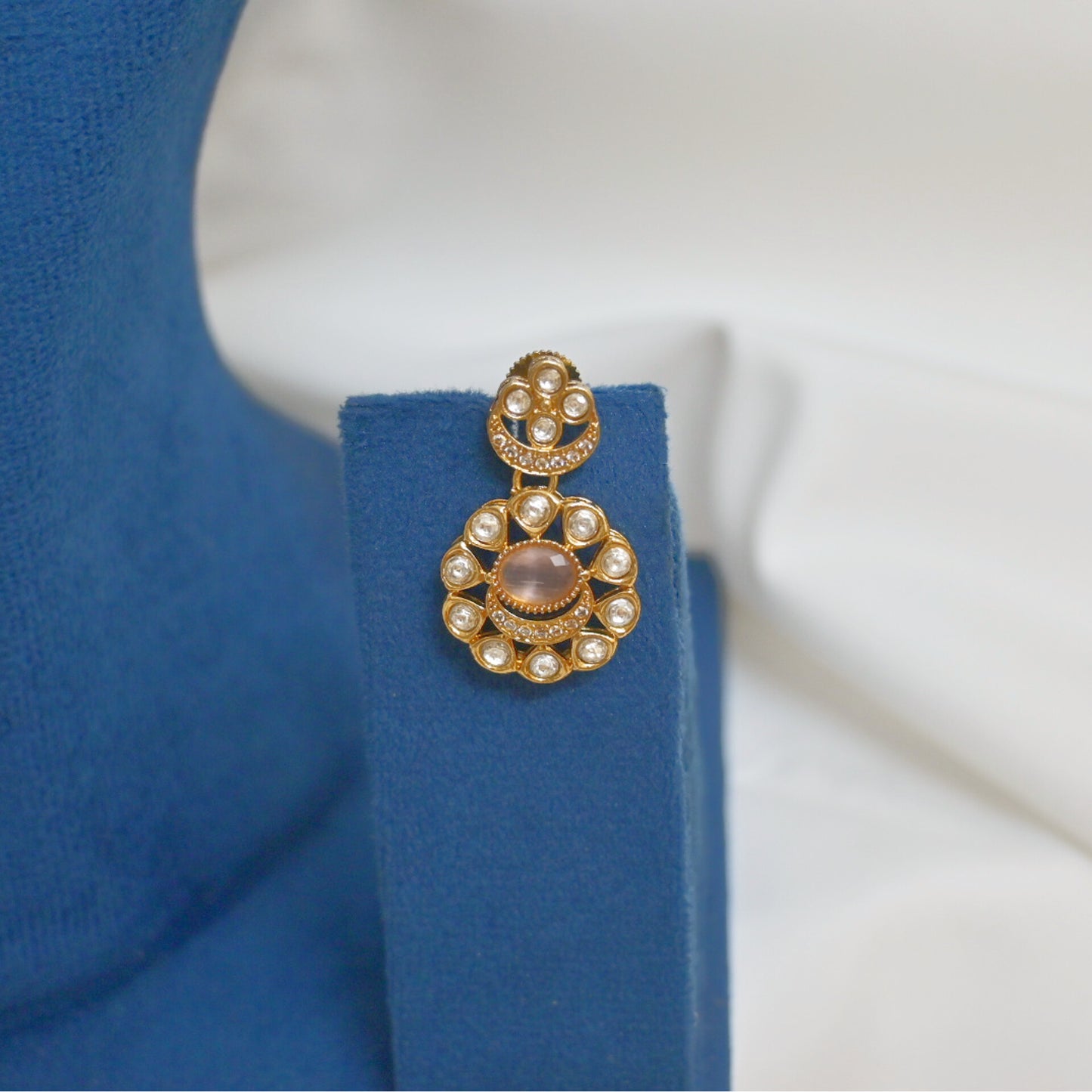 Aatika Polki Style Premium Sleek Neckset