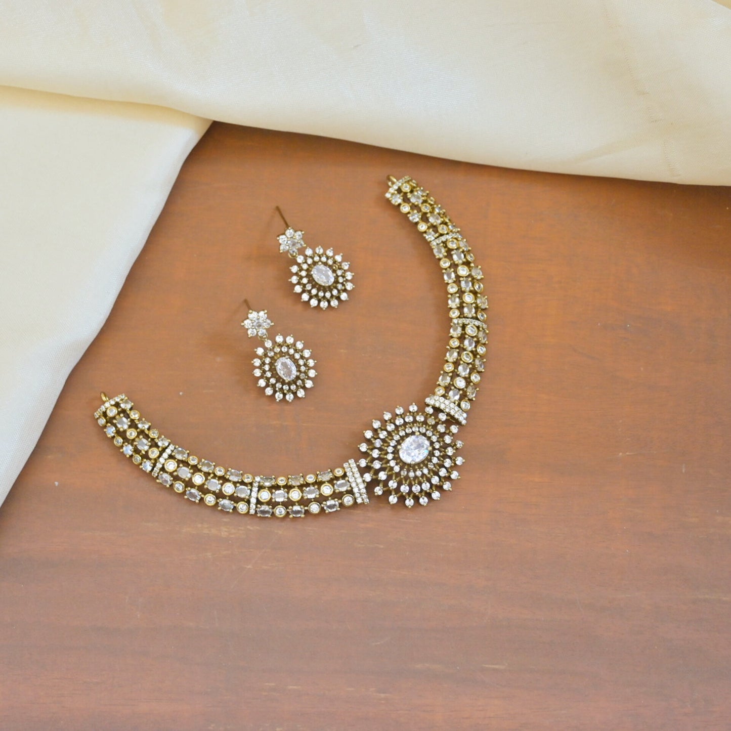 Samira Antique AD Collar Jewellery Set