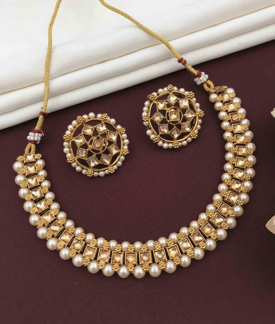 Sleek Champagne Set