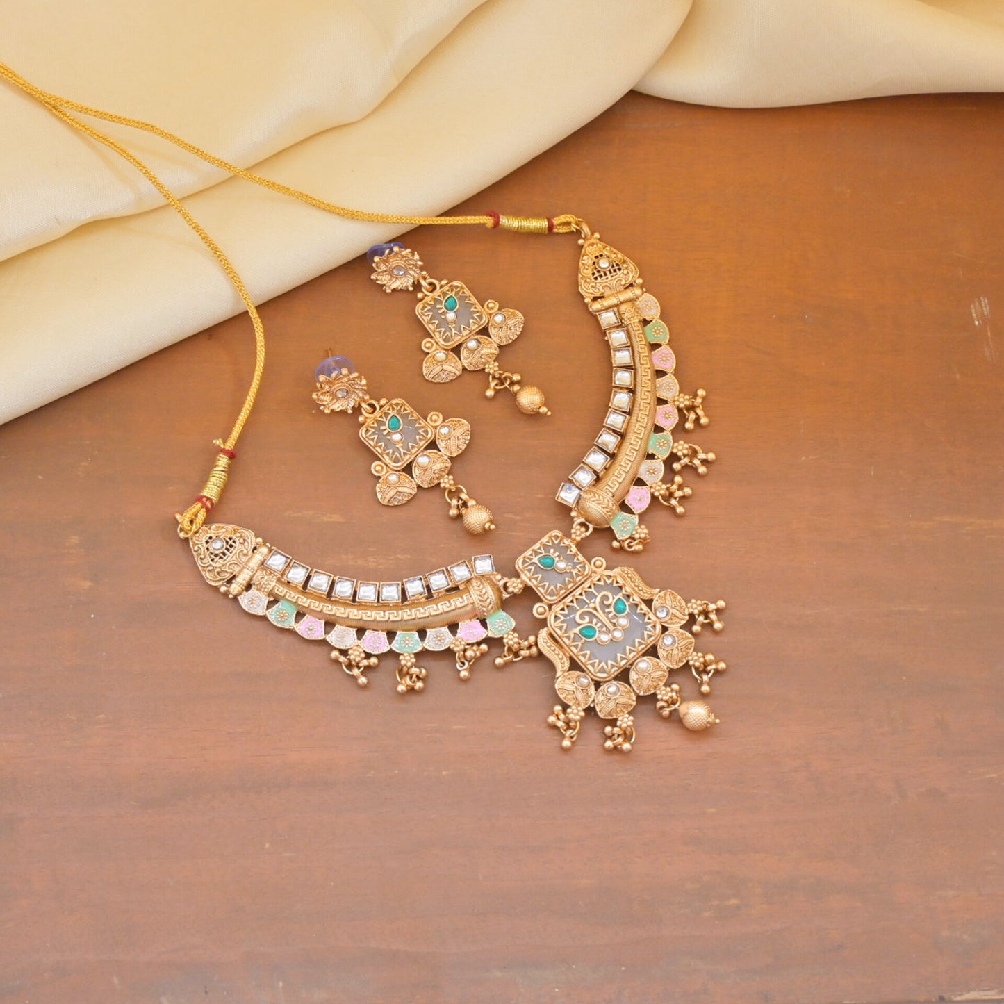 Dviti Heritage Rajwadi NeckSet