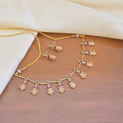 Sahana Sleek Copper Neckpiece for Her