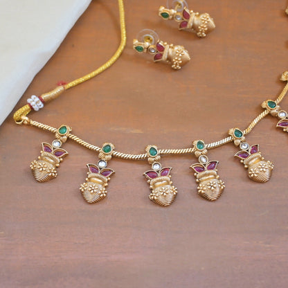 Sahana Sleek Copper Neckpiece for Her