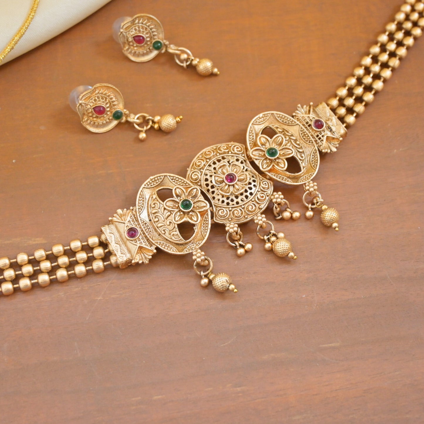 Pranshi Copper Rajwadi Choker