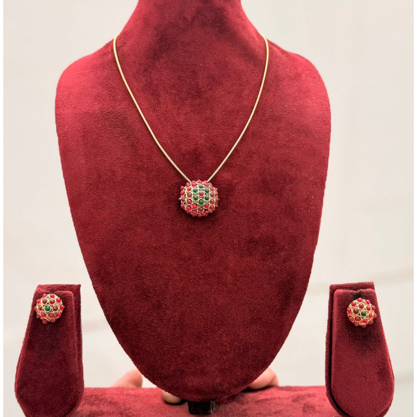 Rekha Chain Pendant Set